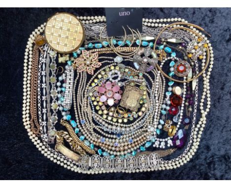 A Good Collection of Vintage Costume Jewellery to include beads, necklaces, gilt and coloured necklaces, silver and gold tone