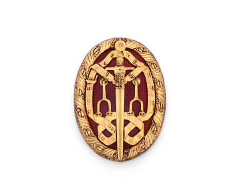 AN EARLY 20TH CENTURY KNIGHT'S BACHELOR BADGE  ROBERT WILLIAM JAY, LONDON 1926  The silver gilt badge with the knight bachelo