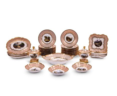 A WORCESTER (FLIGHT BARR & BARR) SALMON PINK AND GILT VERMICULAR BORDERED TOPIGRAPHICAL PART DESSERT SERVICE  CIRCA 1820  Com