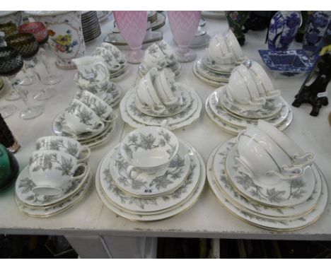 A SIXTY THREE PIECE VINTAGE WEDGEWOOD ASHFORD TEA DINNER SERVICE