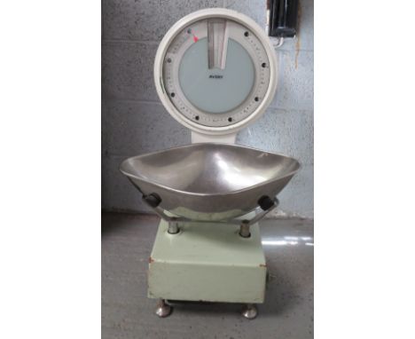 A set of Avery grocery weighing scales