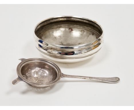 George V silver bowl, London 1933, Frank Finley Clarkson, of plain form with reeded girdle, engraved with initials, 12cm diam