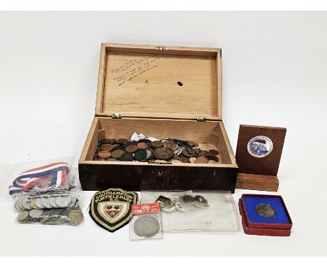 Mixed lot of coins and medals&nbsp;including a Queen Elizabeth II 2006 cased silver proof five pound coin commemorating the f
