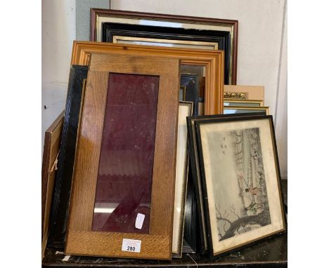 Hunting prints, picture frames &amp; other paintings