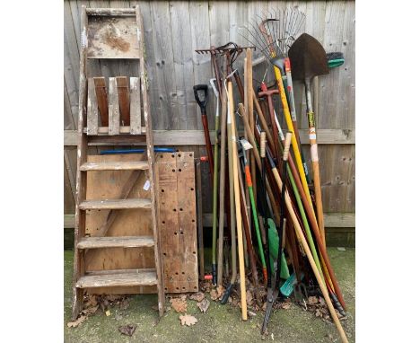 Garden tools, a wooden step ladder, Black &amp; Decker workmate &amp; other items