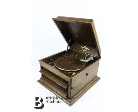 Vintage oak cased gramophone, Columbia Grafonola gramophone together with a quantity of records.&nbsp;