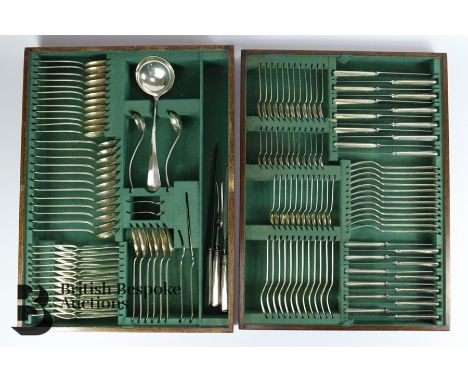 Set of Jubilee silver flatware, Hanoverian rat tail design, London hallmark dated 1977, comprising twelve large forks, twelve