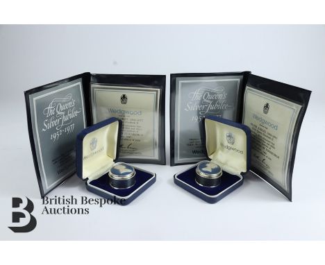 Wedgwood Silver Jubilee (1952-1977) sterling silver miniature boxes bearing a blue and white Jasper cameo portrait of Queen E
