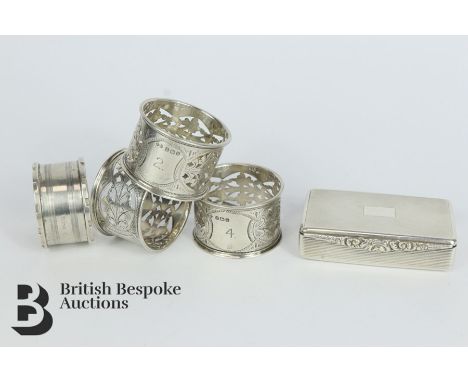 Silver snuff box, Birmingham hallmark dated 1955 measuring approx. 8 cm x d 4.5cm x d 2cms, together with four silver napkin 