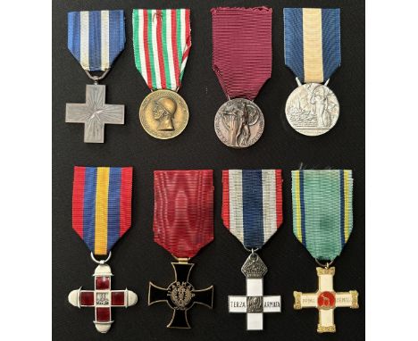 Italian Medal Collection comprising of : Valour Cross: War Medal 1915-1918: Italian Volunteers in War Medal 1915-1918: Italia