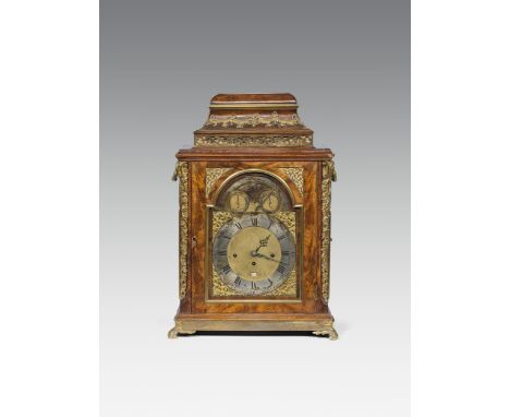 Eardley NortonSeltene und imposante "Bracket-Clock" mit CarillonHartholzkorpus, Mahagonifurnier, Messing- und Bronzeapplikati
