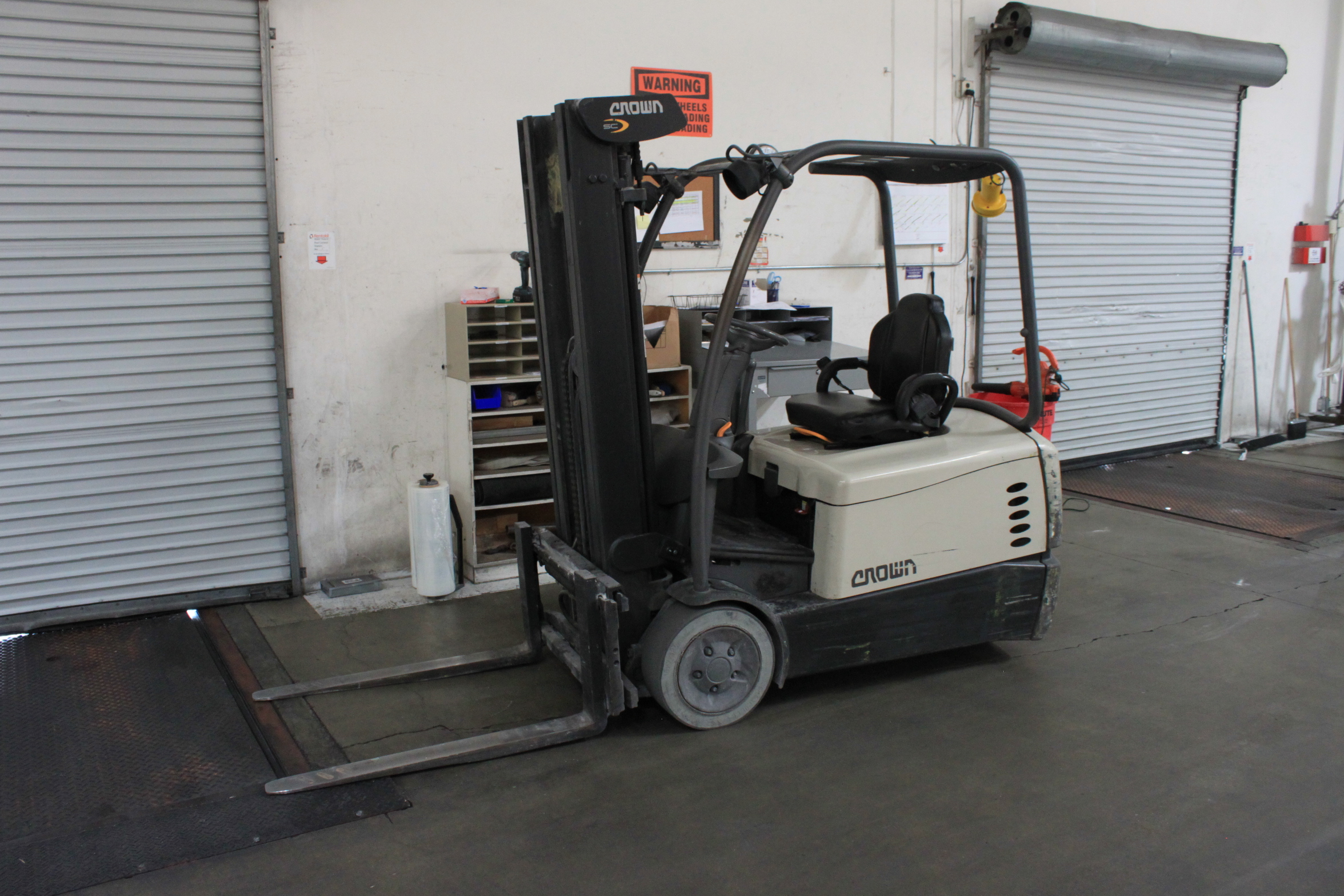 crown sit down forklift