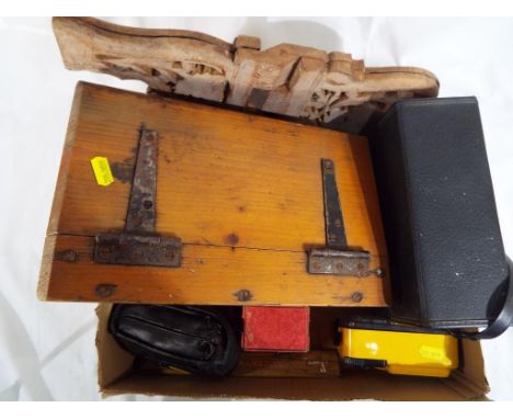 A good lot to include a pair of Avocet binoculars in a leather case, a Cannon Z115 camera in case, a Sea & Sea pocket marine 