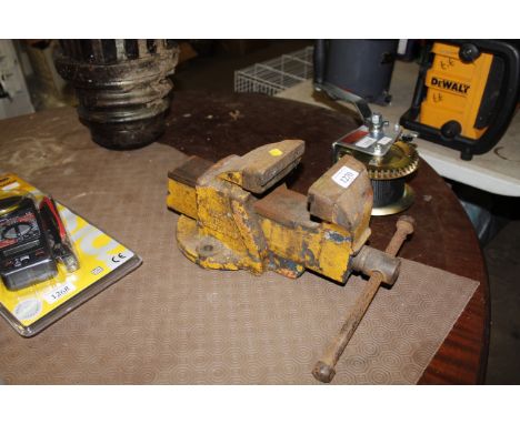 A Record bench vice