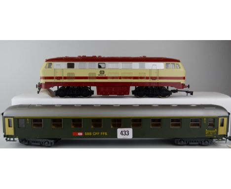 LIMA LOCOMOTIVE, CARRIAGES AND ROLLING STOCK - MAROON AND CREAM DIESE0L LOCOMOTIVE, 9 X CORRIDOR BOGIE COACHES IN DARK GREEN 