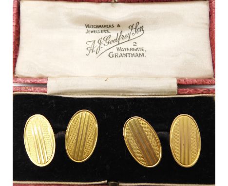 A pair of 9ct gold cufflinks, weight 5.8gms Condition Report: Available upon request