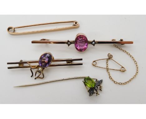 A 9ct gold pink gem and pearl bar brooch, a 9ct bug brooch set with amethyst (af), a further 9ct bar brooch, combined weight 