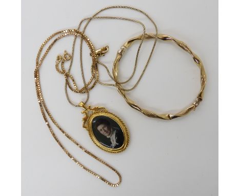 A 9ct gold box chain length 51cm, a yellow metal locket, 9ct bangle, combined weight 29.3gms and gold plated chain Condition 