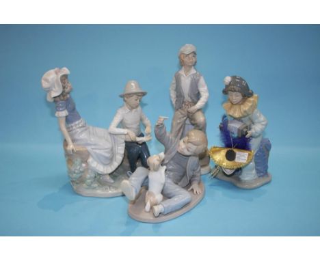Four Nao figures