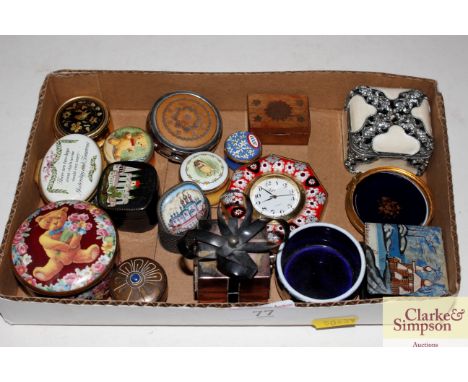 A box of miscellaneous porcelain and enamel patch and pill boxes etc. 