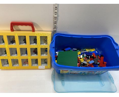 A Original Lego mini display case with figures and a vintage 61/66 Lego set in storage box (complete with extra's) 