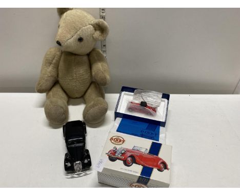 A good quality vintage teddy bear, 2 boxed Dinky cars with certs and one other 