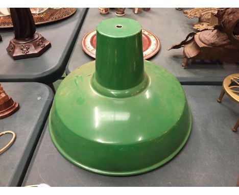 A GREEN INDUSTRIAL STYLE CEILING LAMP 