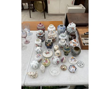 A LARGE QUANTITY OF ASSORTED CERAMICS TO INCLUDE LIDDED GINGER JARS, SALT AND PEPPER POTS AND TRINKET BOXES ETC 
