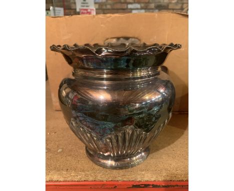 A WALKER AND HALL SILVER PLATED LARGE PLANTER 