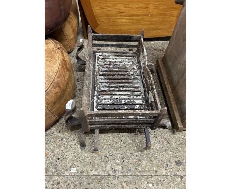 Cast iron fire grate