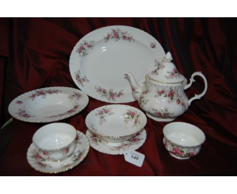 Royal Albert dinner , Tea & Coffee Service 'Lavender Rose' pattern  78 pieces