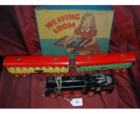 Vintage wooden pull along locomotive tender & 2 carriages. 1 vintage kids weaving loom.