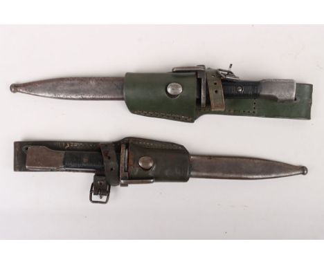 Argentine FN  FAL Bayonets: Matching numbers bayonet stamped 45531 to hilt and scabbard complete with green combat leather fr