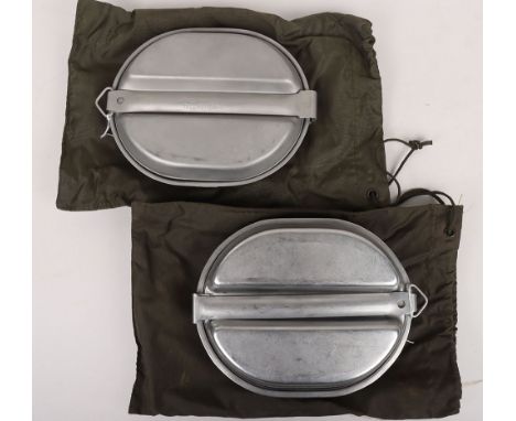 Argentine Army Mess Tins Sets: Alloy mess tin with lid catch  stamped EJERCITO ARGENTINO complete with knife, folk  and spoon