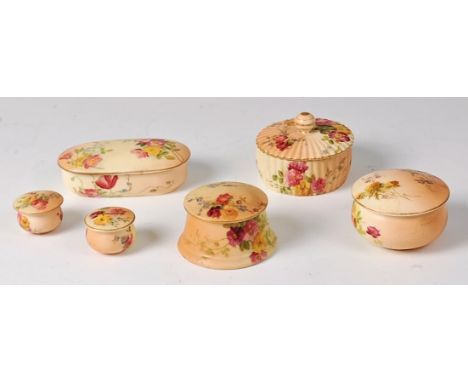 Four various Royal Worcester blush ware trinket boxes and covers, together with a pair of pill boxes, all circa 1900 (6)   Co