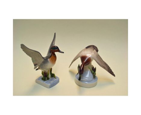 Glazed Porcelain Decorated, Vintage, featuring the early 1952 "Wood Ducks" by E.M.Boehm. Signed Script, Hallmark: 403. USA. L