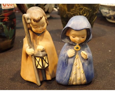 Goebel / Hummel Mary and Joseph nativity pieces H: 11 cm