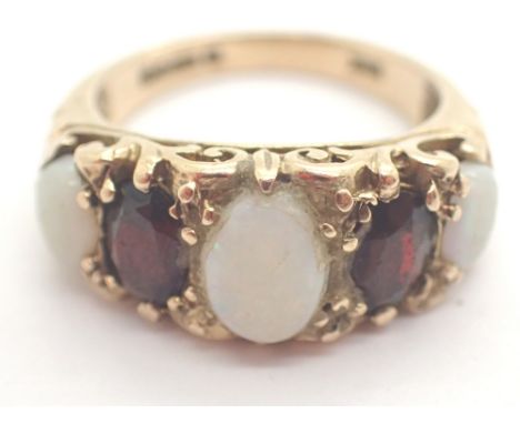 9ct gold opal and garnet ring 3.7g size K