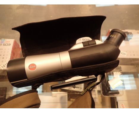 Boxed Leica APO-TELEVID 62 spotting scope with 32 x ww eyepiece canvas cover and table CONDITION REPORT: This item is in work