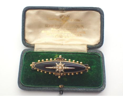Boxed 15k gold memorial brooch 9.2g CONDITION REPORT: This item has been tested at 15k gold