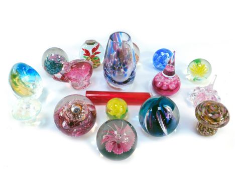 Art Glass vases, ornaments and paperweights, including a Caithness crystal weight, Selkirk weight, mushroom, a pig and other 