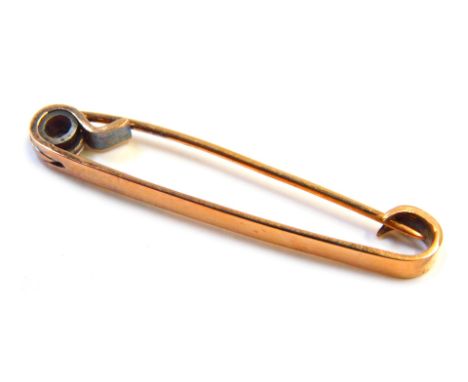 A 9ct rose gold tie pin, of plain design, 4cm wide, 1.9g. (AF) 