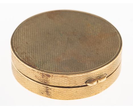 An Art Deco 9ct gold lady's compact, with engine turned engraving, UK hallmark, London, 1935,  makers mark indistinct, diamet