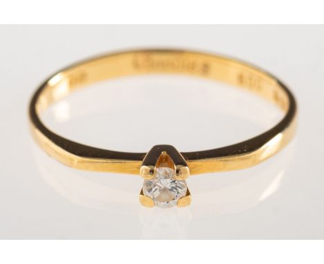 Boodles. An 18ct gold diamond ring, set with a single small brilliant-cut diamond, diamond approx. 0.08 carat, UK hallmark, B