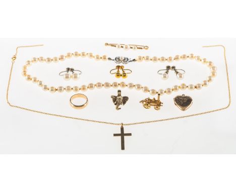 A mixed group of jewellery, including a string of cultured freshwater pearls to a pearl set clasp marked 925, JKa, length app