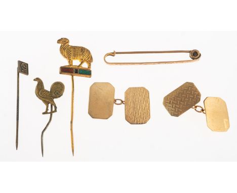 A mixed group of jewellery, including a pair of 9ct gold rectangular cufflink's with engine turned engraving to one panel, ch