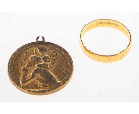 A 9ct gold St Christopher and an 18ct gold wedding band, the St Christopher, UK hallmark, diameter approx. 2.2cm, 5.9grams; a