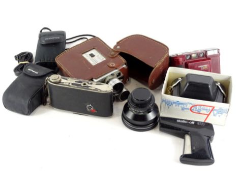 Miscellaneous camera equipment etc., to include a Vivitar 20mm, 1.3.8 lens, a Kodak cine camera, an Agfa Bille-Record, Belhau