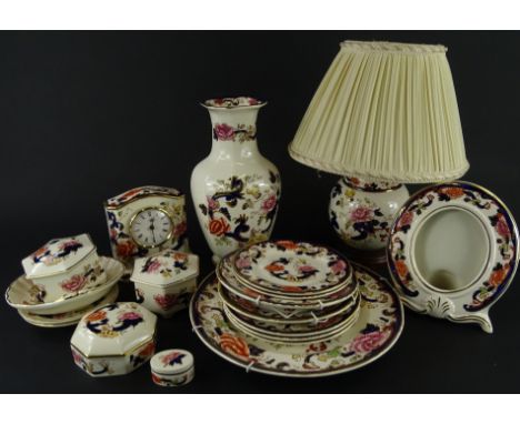Various Mason's Ironstone Mandalay pattern china, to include decorative wall plates, 26cm diameter and smaller, pair of lidde