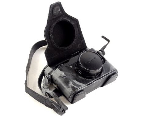 A Fuji Film x10 digital camera, 10cm high, with case, outer box and wire (a quantity).